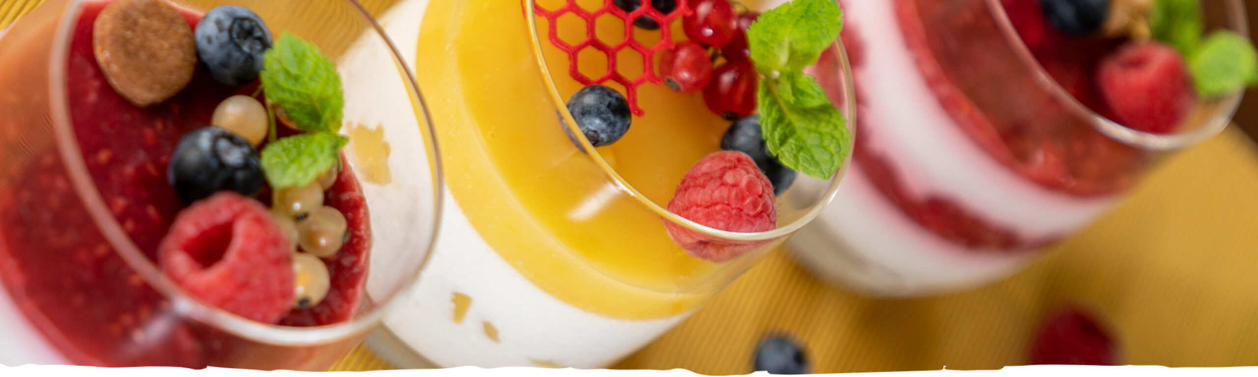 Vegafölös-gyümölcsösvegán pohárdesszert