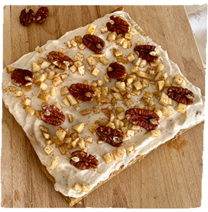 Apple Cinnamon Roll Cake